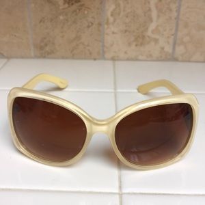 Cream/yellow plastic sunglasses